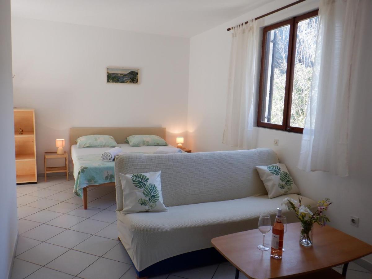 Podskoj Apartments Saplunara Kültér fotó